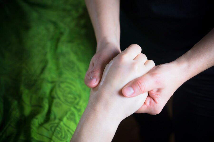 Séances de massage ciblé et de massage localisé à Avignon, centre ville, intra muros