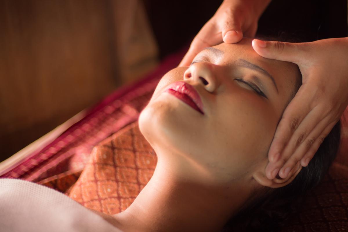 Séances de massage Japonais du visage à Avignon, centre ville, intra muros